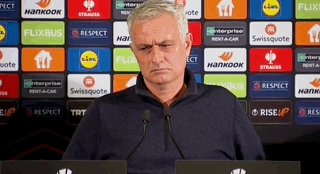 足球直播-主场一战出局？穆帅新闻会打呼噜+不建议对手庆祝