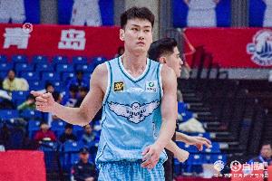 手感火热！王睿泽打满首节6中5高效砍11分2板1助 得分超全队一半