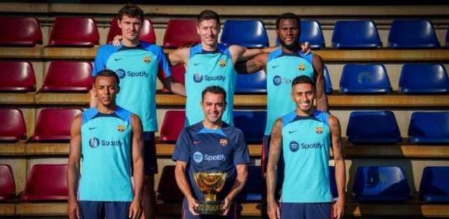 英超直播-西甲夏窗观察之巴萨，几乎签下一支队的巴萨重生？